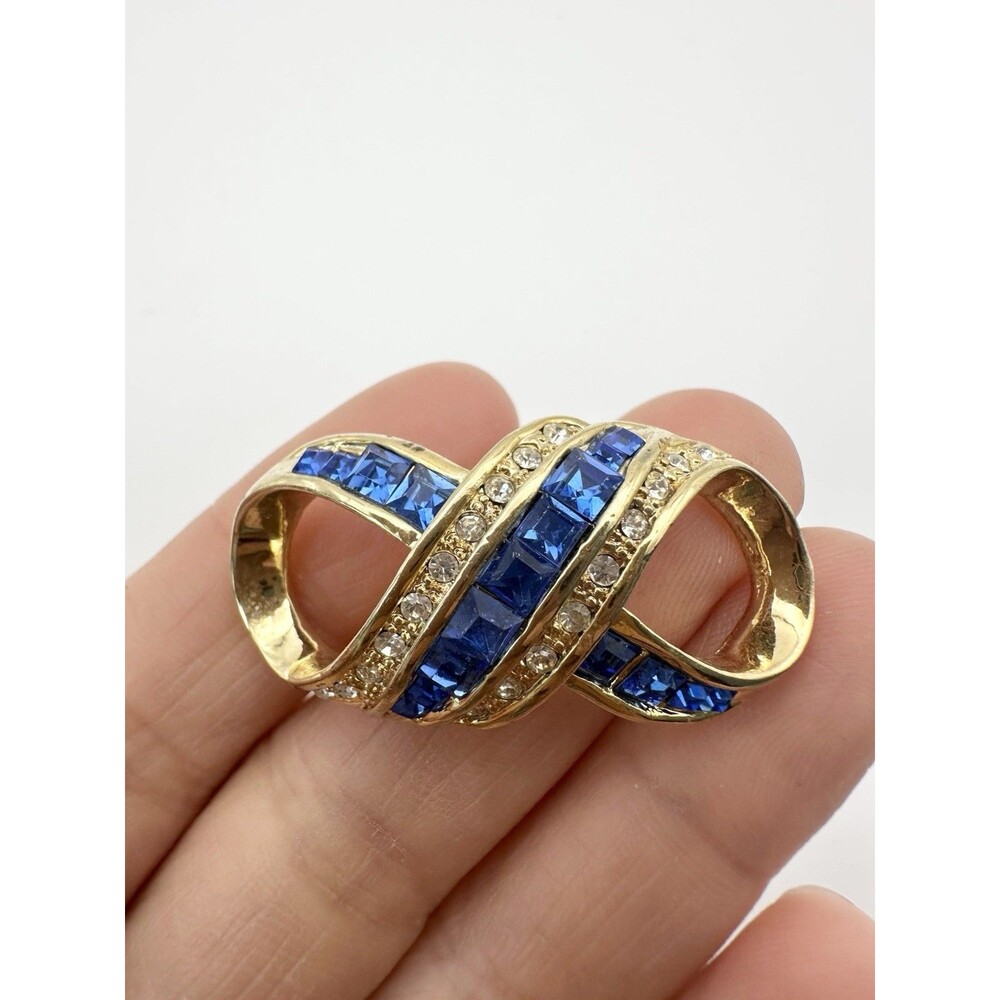 Vintage Infinity Charm Pendant Blue Princess Cut Gold Tone